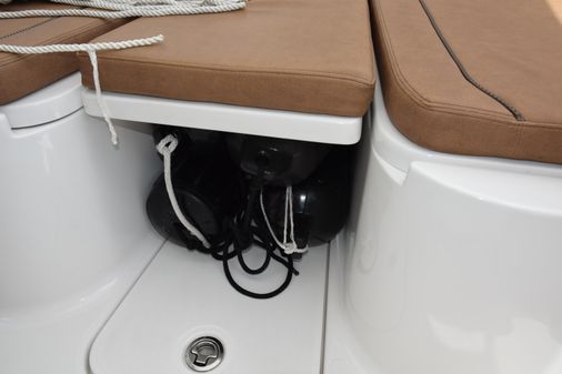 Sea Hunt Gamefish 30 Forward Seating image