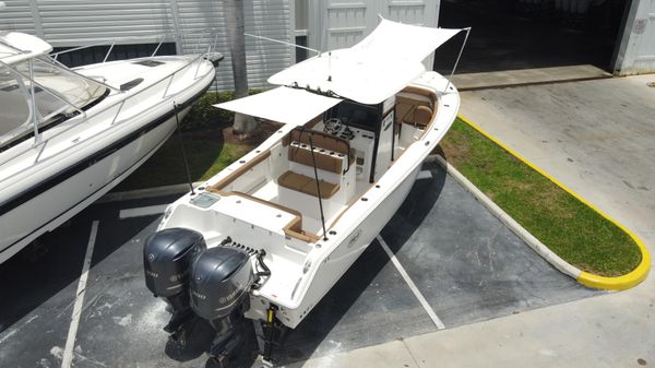 Sea Hunt Gamefish 30 Forward Seating image