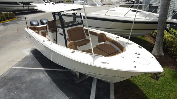 Sea Hunt Gamefish 30 Forward Seating image