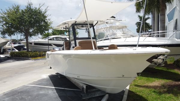 Sea Hunt Gamefish 30 Forward Seating image