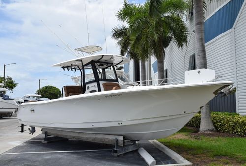 Sea Hunt Gamefish 30 Forward Seating image