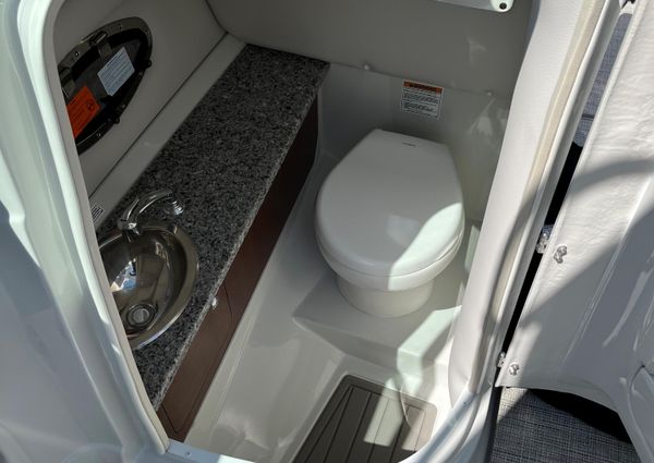 Crownline E 255 image