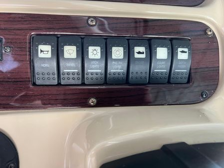 Chaparral Signature 310 image
