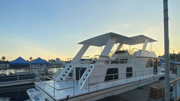 Gibson 5500 Houseboat