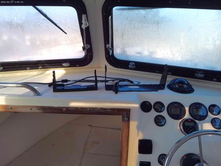 Parker 2520-DEEP-VEE-SPORT-CABIN image