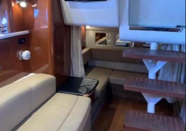 Sea Ray 330 Sundancer image