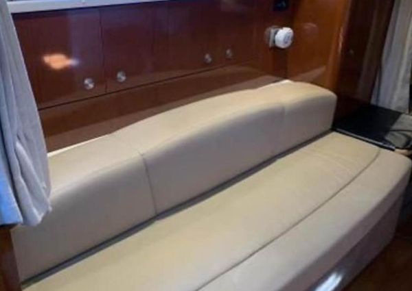 Sea Ray 330 Sundancer image