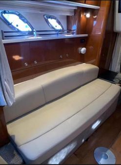 Sea Ray 330 Sundancer image