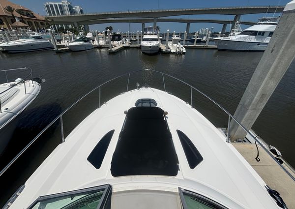 Sea Ray 330 Sundancer image