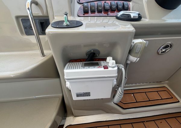 Sea Ray 330 Sundancer image