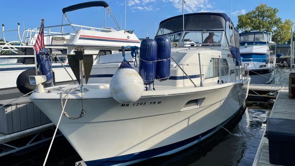 Chris-Craft 35 Double Cabin 