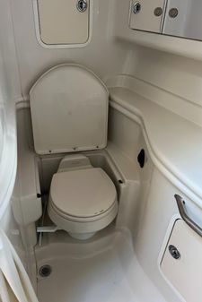 Sea Ray 320 Sundancer image