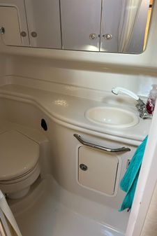 Sea Ray 320 Sundancer image