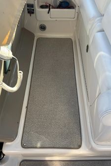Sea Ray 320 Sundancer image