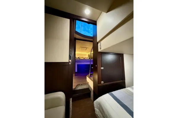 Regal 42 Grande Coupe image