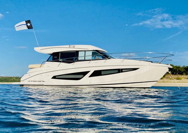 Regal 42 Grande Coupe image