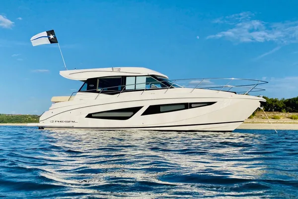 Regal 42 Grande Coupe image