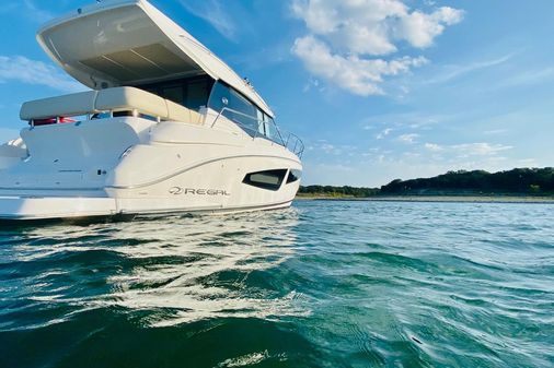 Regal 42 Grande Coupe image