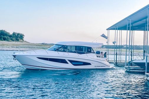 Regal 42 Grande Coupe image