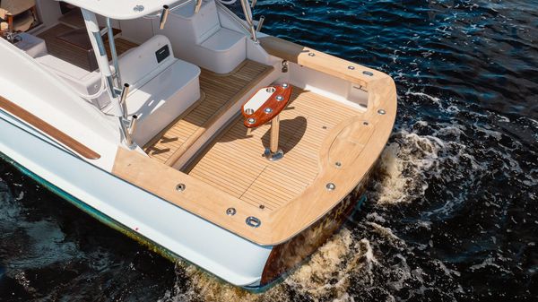 Winter Custom Yachts 38 Express image