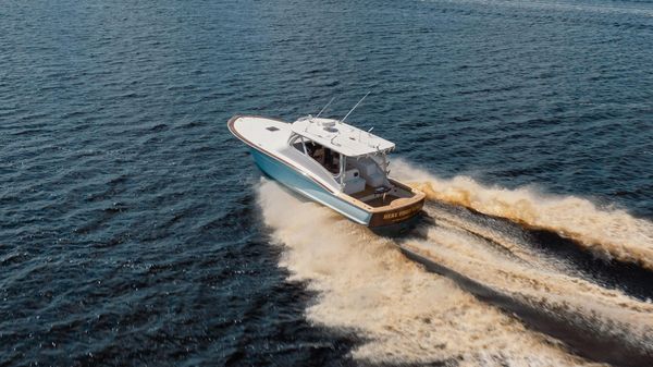 Winter Custom Yachts 38 Express image