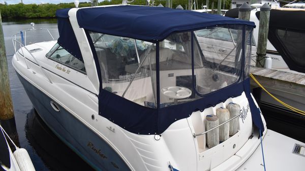 Rinker 312 Fiesta Vee 