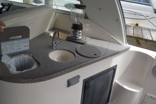 Rinker 312 Fiesta Vee image