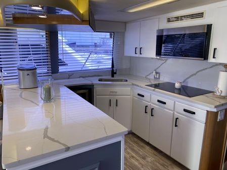 Hatteras 54 Convertible image