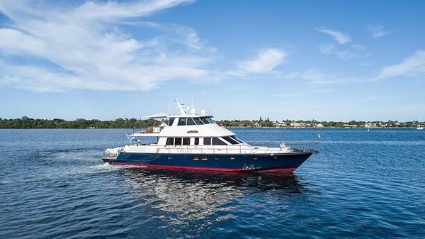 Hunt Yachts 80'