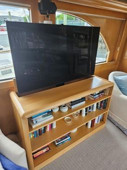 Hatteras 75 Cockpit Motor Yacht image