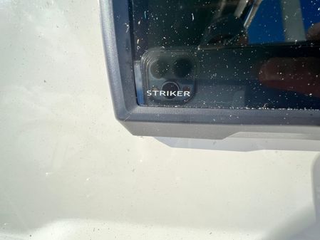 Striper 220-CENTER-CONSOLE image