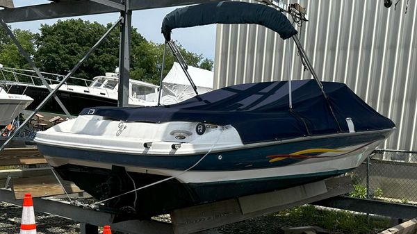 Bayliner 215 Capri