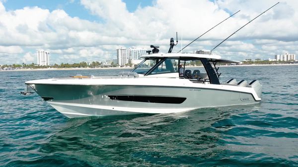 Boston Whaler 420 Outrage 