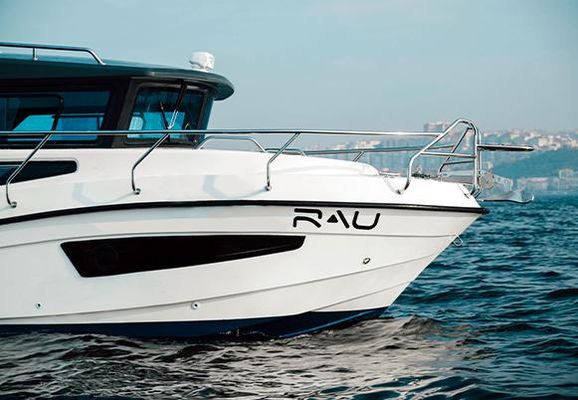 Rau Yachts Moana 770 Twin Engine - main image