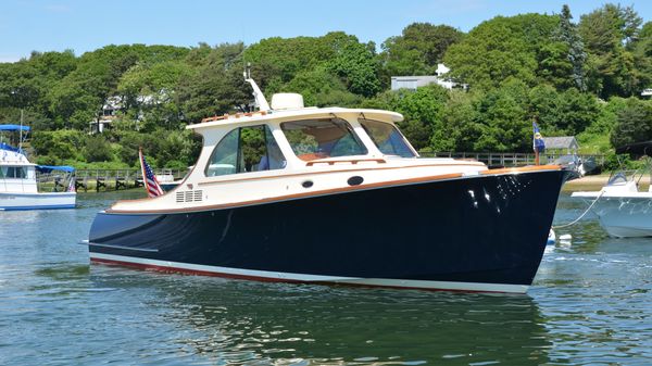 Hinckley Talaria 34