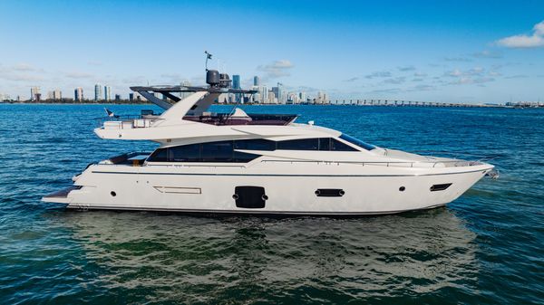 Ferretti Yachts 750 