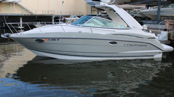 Monterey 280 Sport Yacht 