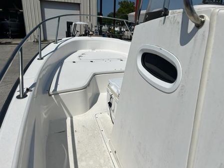 Boston-whaler 220-DAUNTLESS image