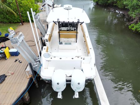 Robalo R302 Center Console image