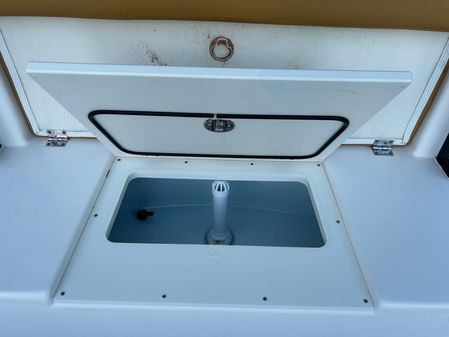 Robalo R302 Center Console image