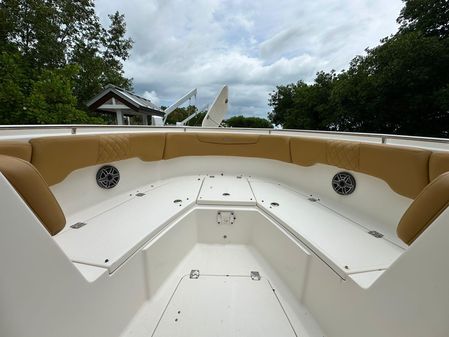 Robalo R302 Center Console image