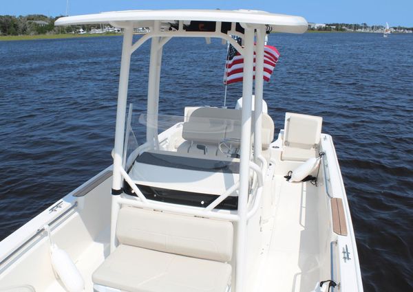 Boston Whaler 210 Montauk image