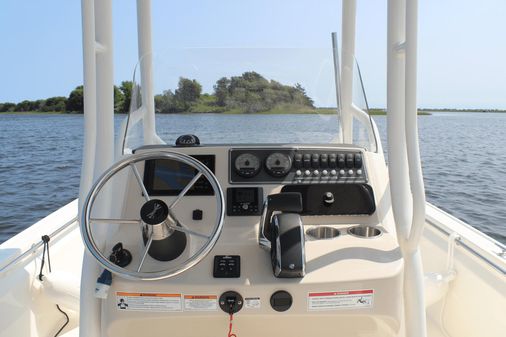 Boston Whaler 210 Montauk image