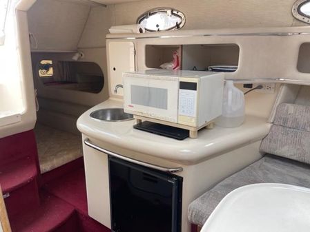 Sea Ray 270 Sundancer Cabin Cruiser image