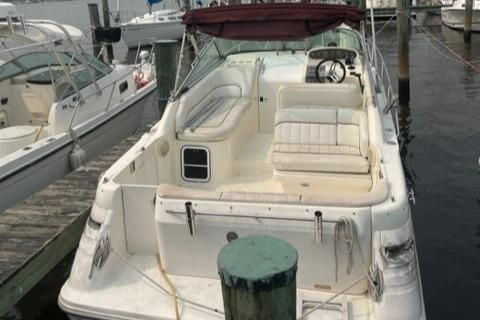 Sea Ray 270 Sundancer Cabin Cruiser image