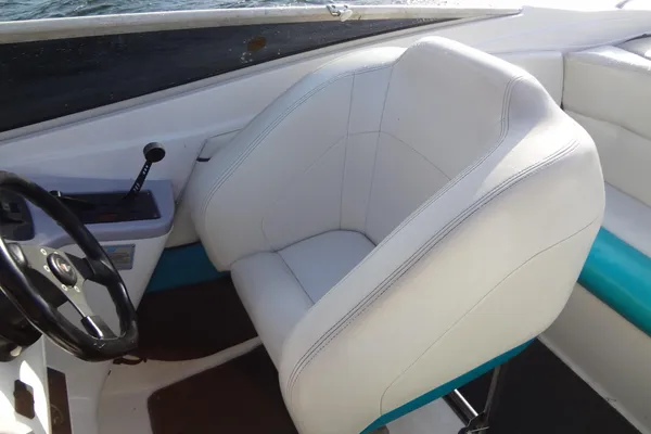 Wellcraft 26-SCARAB image