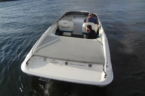 Wellcraft 26 Scarab image