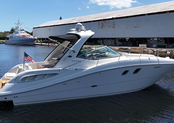 Sea Ray 330 Sundancer image