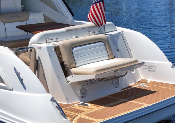 Sea Ray 330 Sundancer image