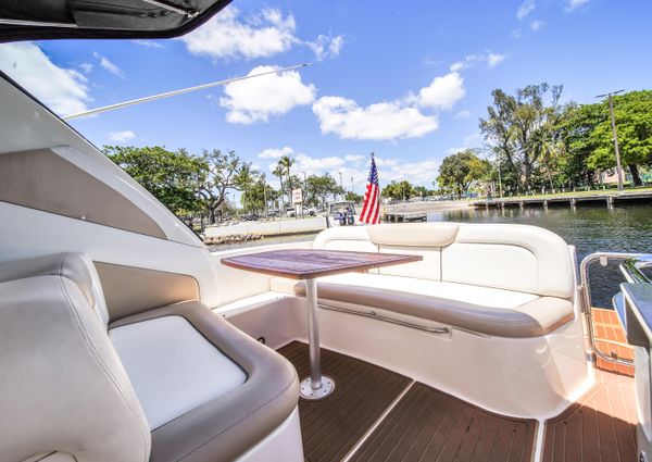 Sea Ray 330 Sundancer image